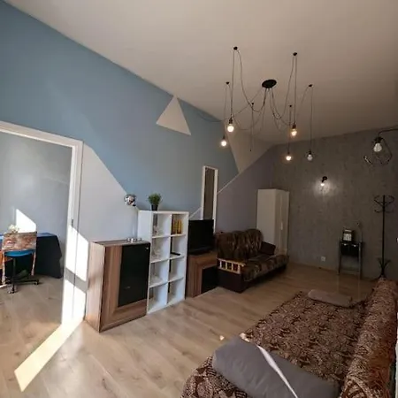 Loft-style - 24 Hour Check-in Apartment *