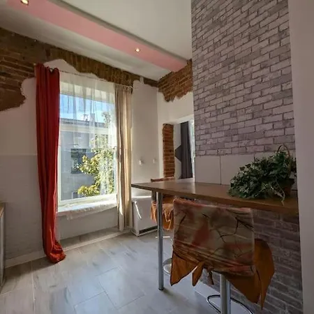 Loft-style - 24 Hour Check-in Apartment *